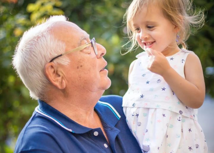 Celebrating Grandpa on Father’s Day in Assisted Living