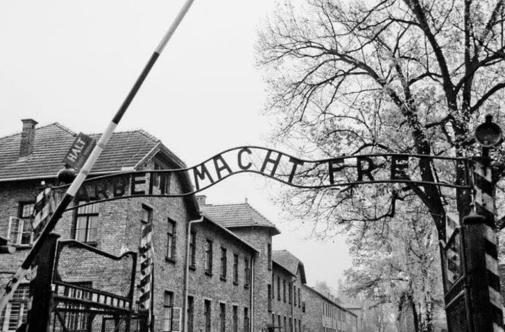 Holocaust remembrance event at JCHC senior living community