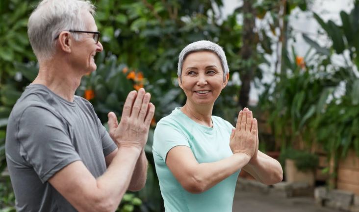 Healthy aging tips for seniors in assisted living communities