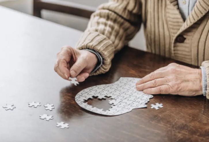 What are the Symptoms of Alzheimer’s Disease?