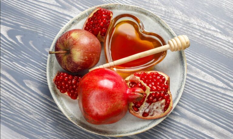 A Rosh Hashanah Celebration at JCHC!